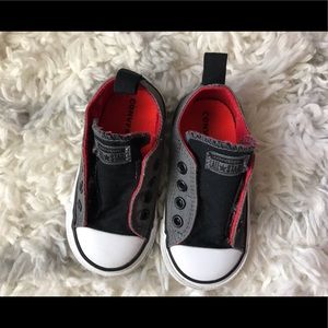 Toddler boys converse